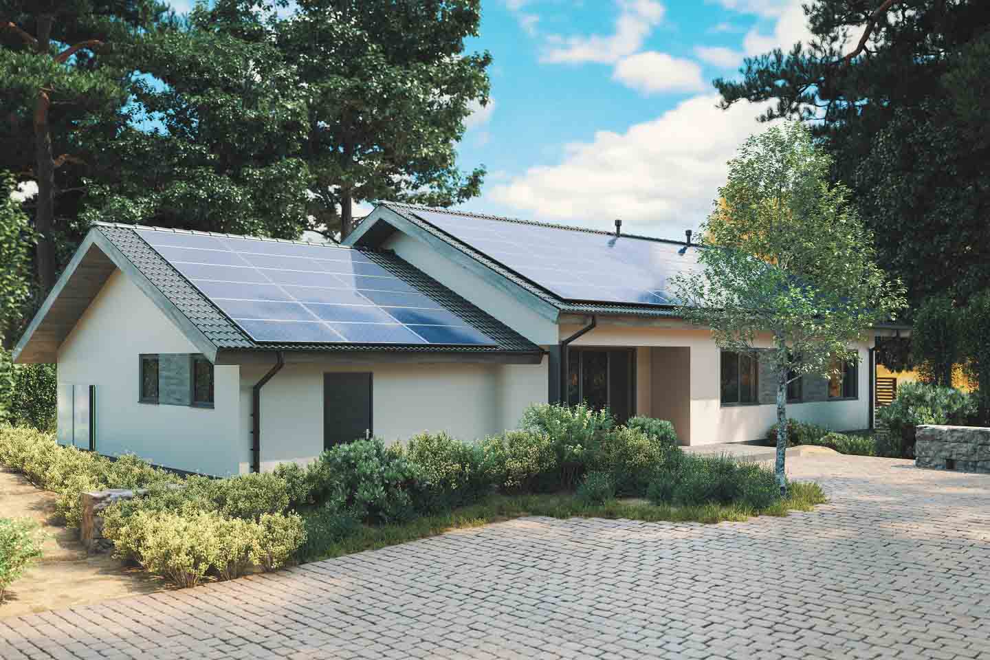 Haus mit Photovoltaik-Anlage auf dem Dach.