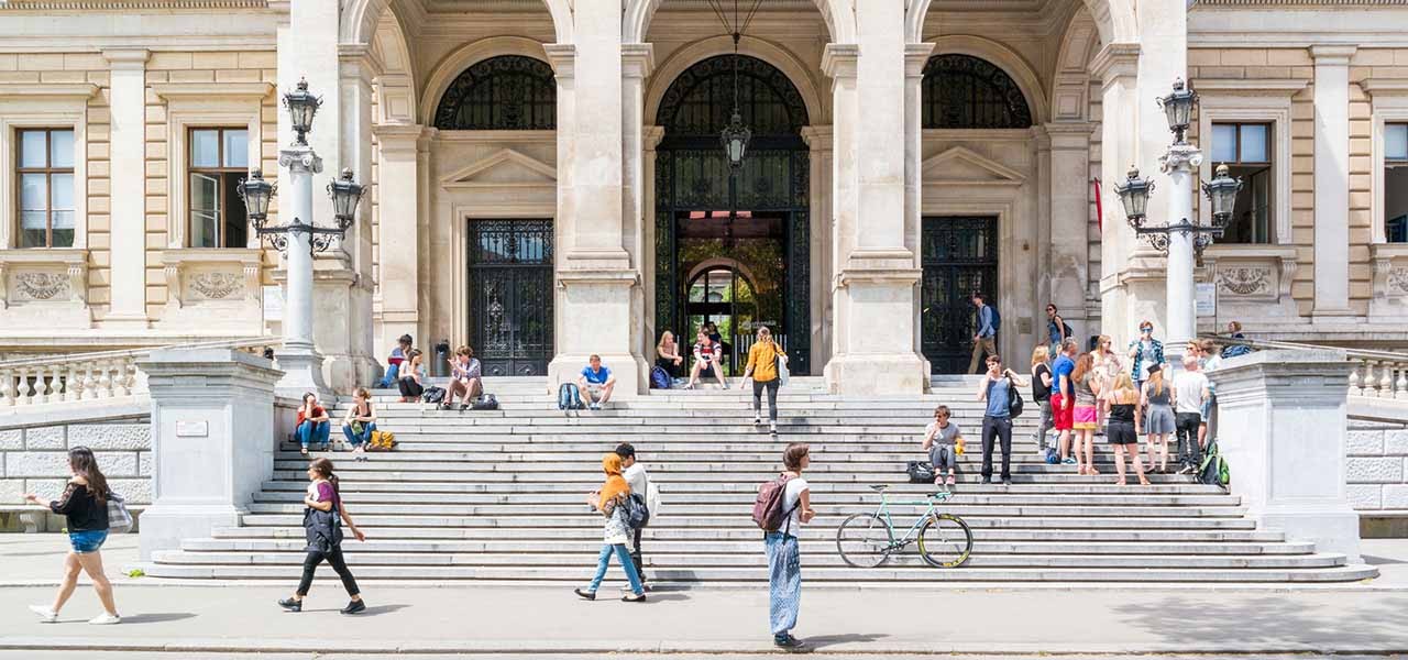Haupteingang der Universität in Wien